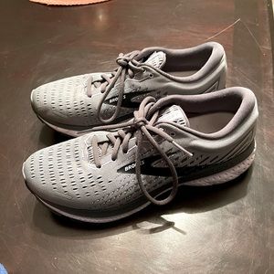 Womens Brooks Ghost 14 sneakers 9.5